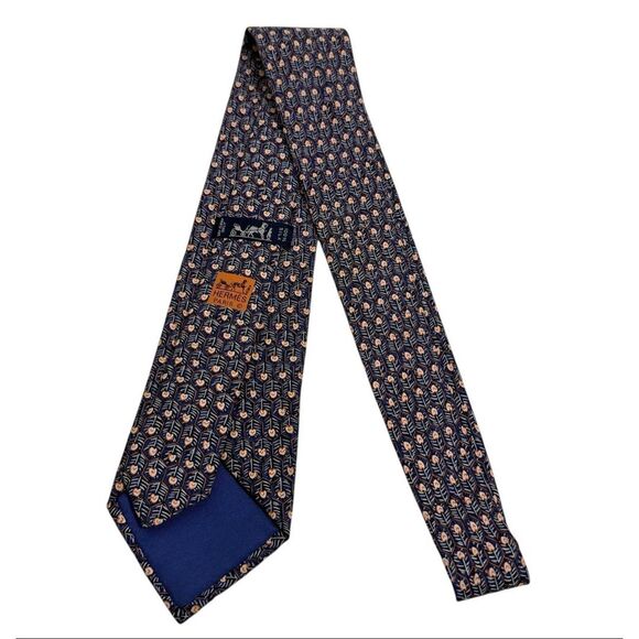 Hermes Paris Men's Blue Honeycomb Hearts Abstract Pattern Silk Necktie - Picture 5 of 9